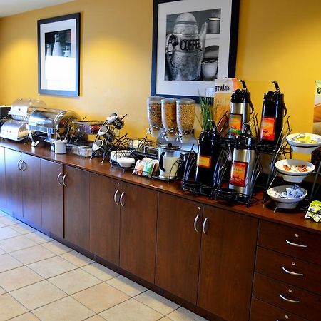 Microtel Inn And Suites By Wyndham Роулинс Экстерьер фото