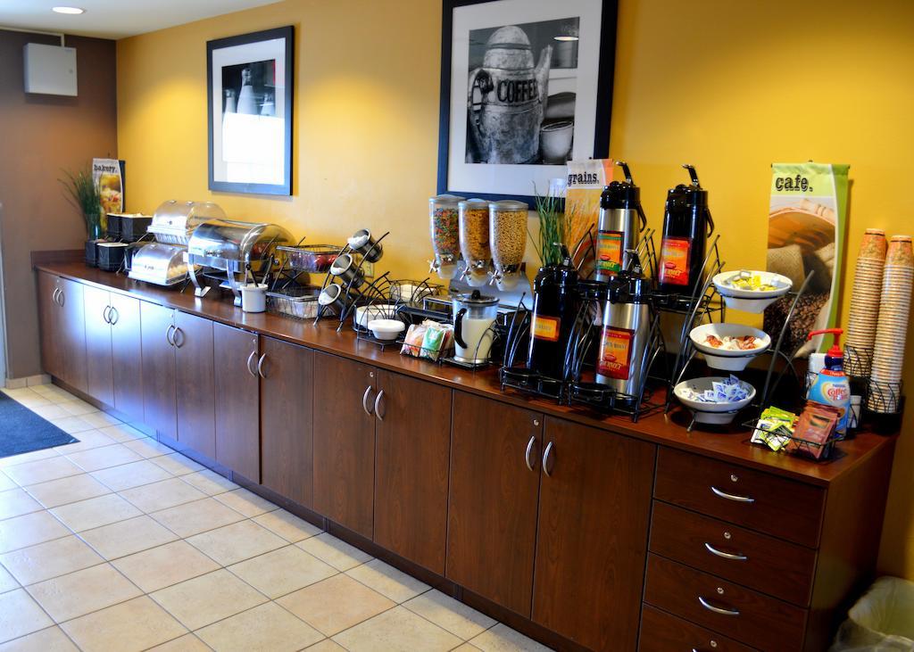 Microtel Inn And Suites By Wyndham Роулинс Экстерьер фото