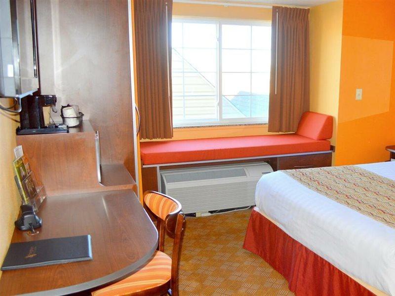 Microtel Inn And Suites By Wyndham Роулинс Экстерьер фото